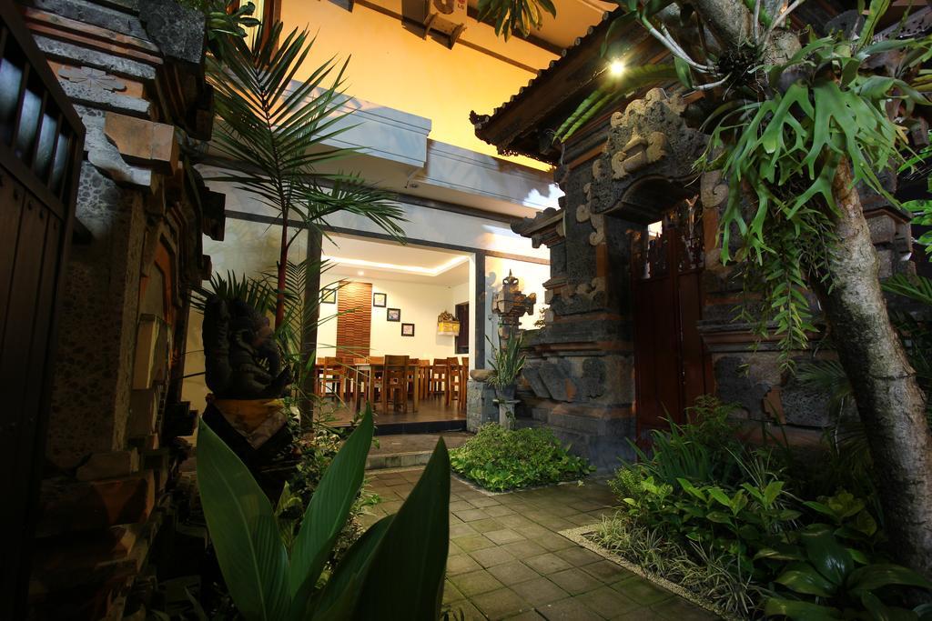 Surya Inn Kuta Lombok Buitenkant foto
