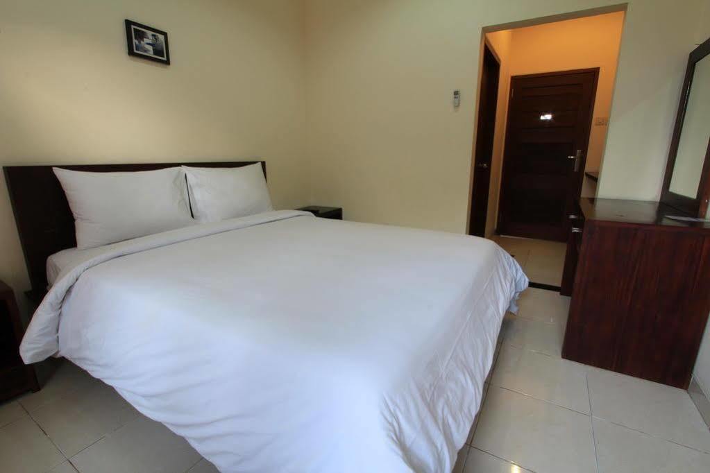 Surya Inn Kuta Lombok Buitenkant foto