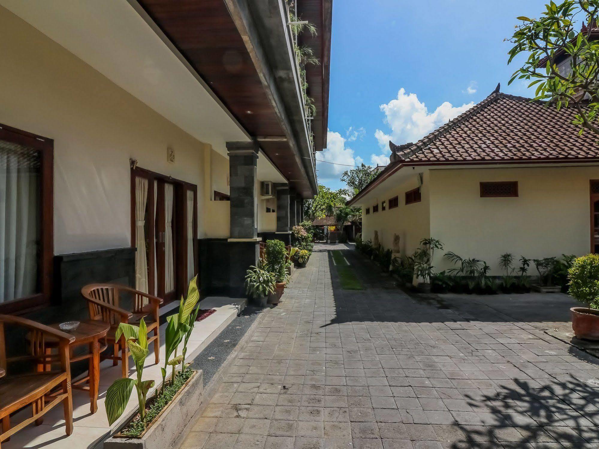 Surya Inn Kuta Lombok Buitenkant foto