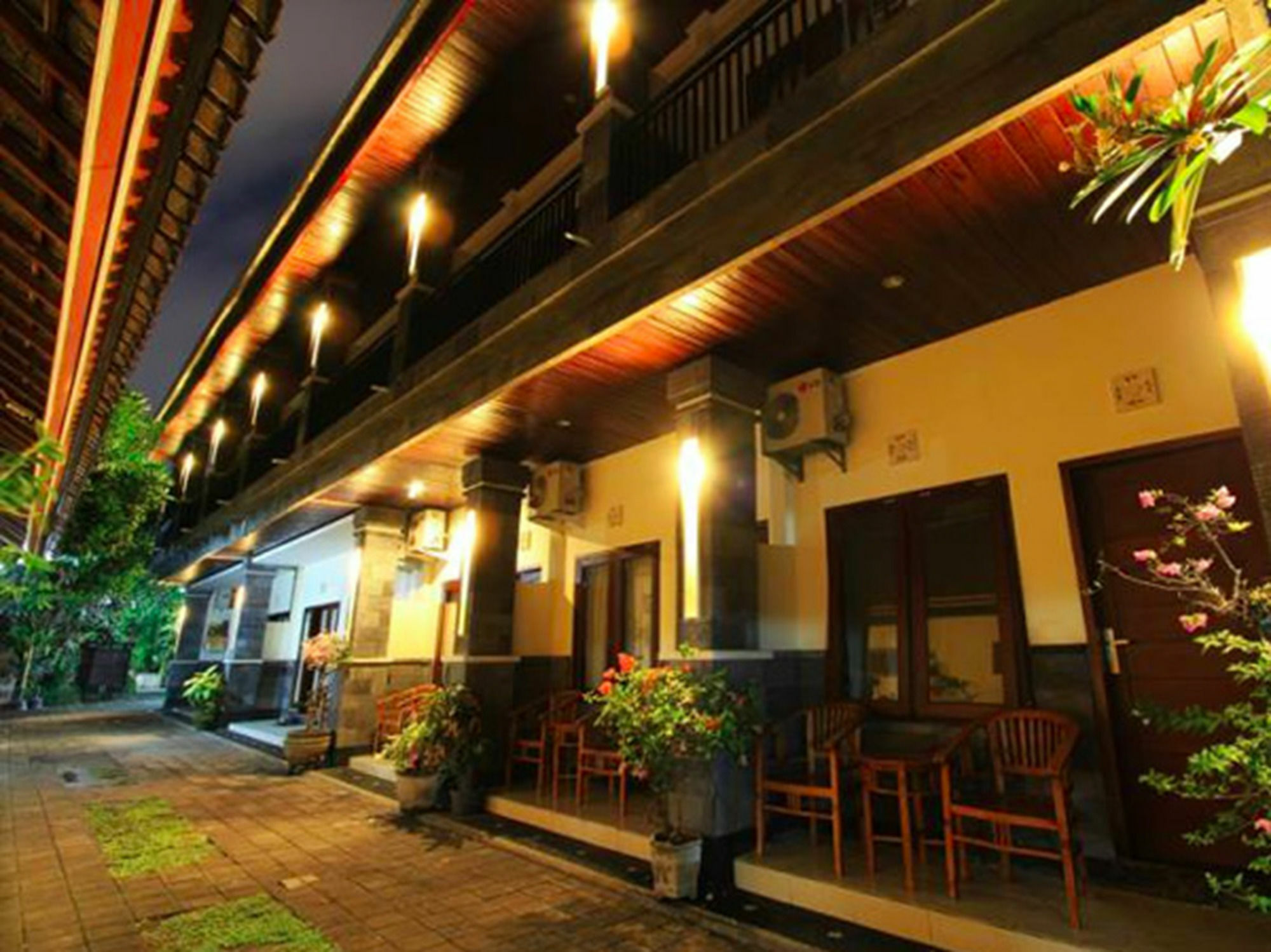 Surya Inn Kuta Lombok Buitenkant foto