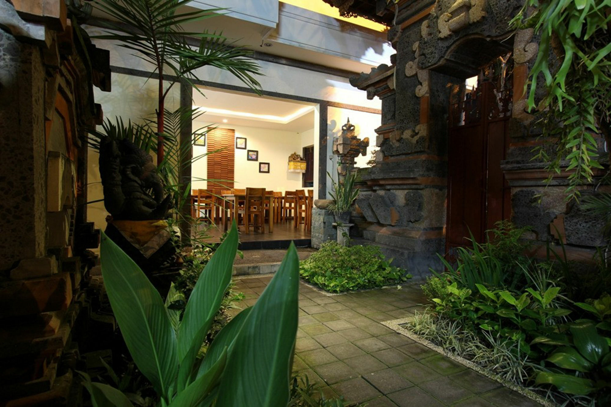 Surya Inn Kuta Lombok Buitenkant foto